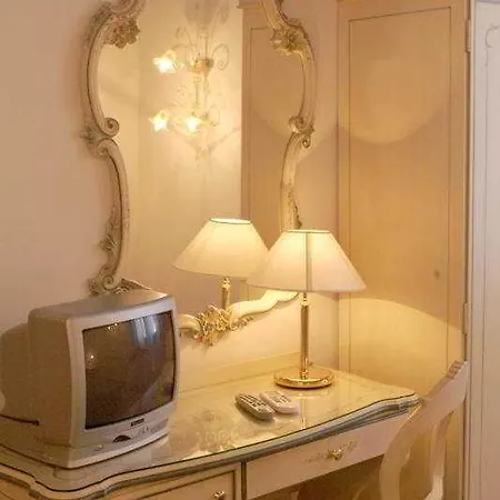 ゲストハウス ロカンダ カ  フォルモーザ 3*